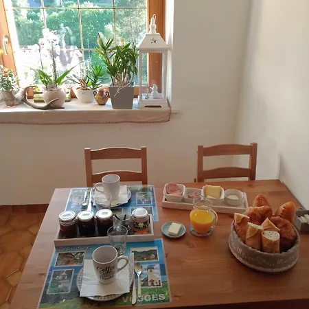 Couette-café Les Sapins 3*